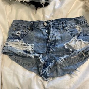 One teaspoon “bandits” jean shorts
